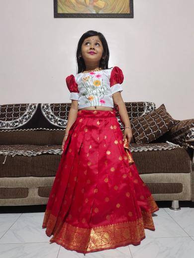 kids lehenga choli silk Children clothing warehouse in Ahmedabad